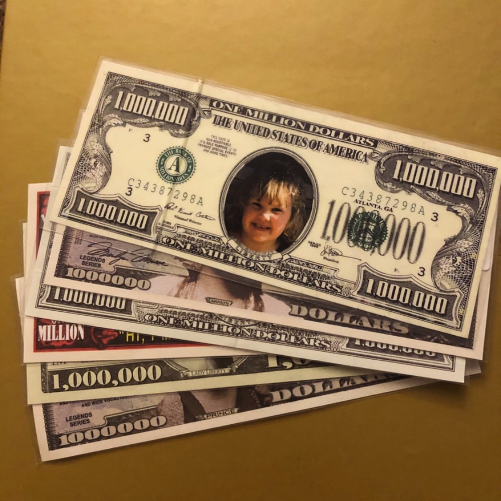 Meet your Posher, Cassandra